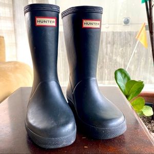 Navy blue hunter boots, unisex 11 boys 12 girls